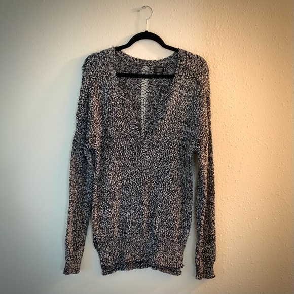 [VOLCOM] • KEEPIN COZY SWEATER • BLACK + WHITE - Picture 2 of 5